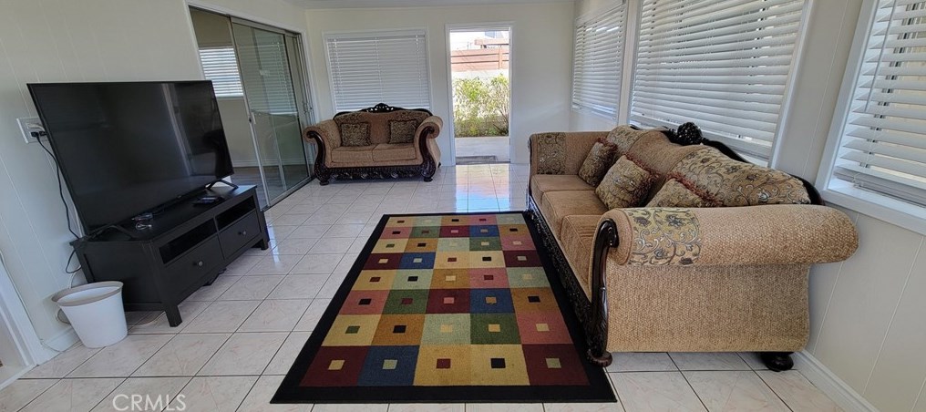9412 Thistle Rd, Anaheim CA  92804-2332 exterior