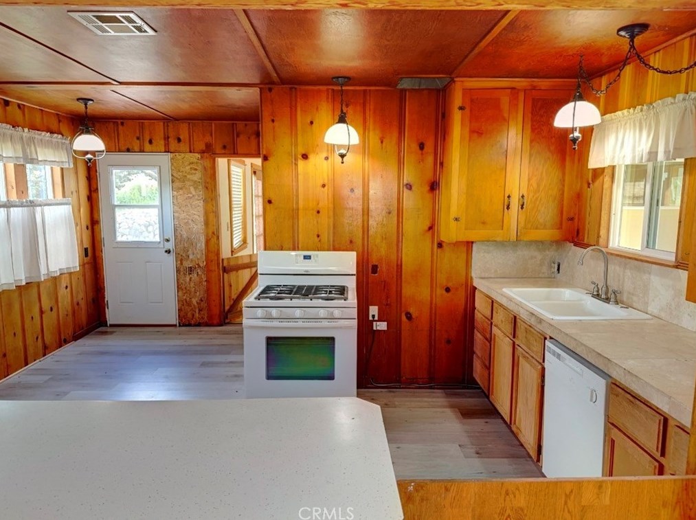 35255 Red Rover Mine Rd, Acton CA  93510-1173 exterior