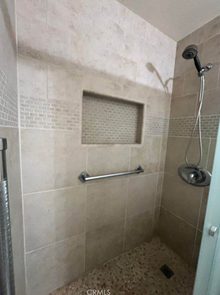 9908 Cedar St, Bellflower CA 90706-6910 exterior