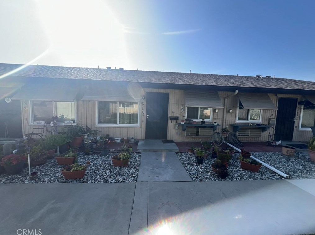 9908 Cedar St, Bellflower CA 90706-6910 exterior