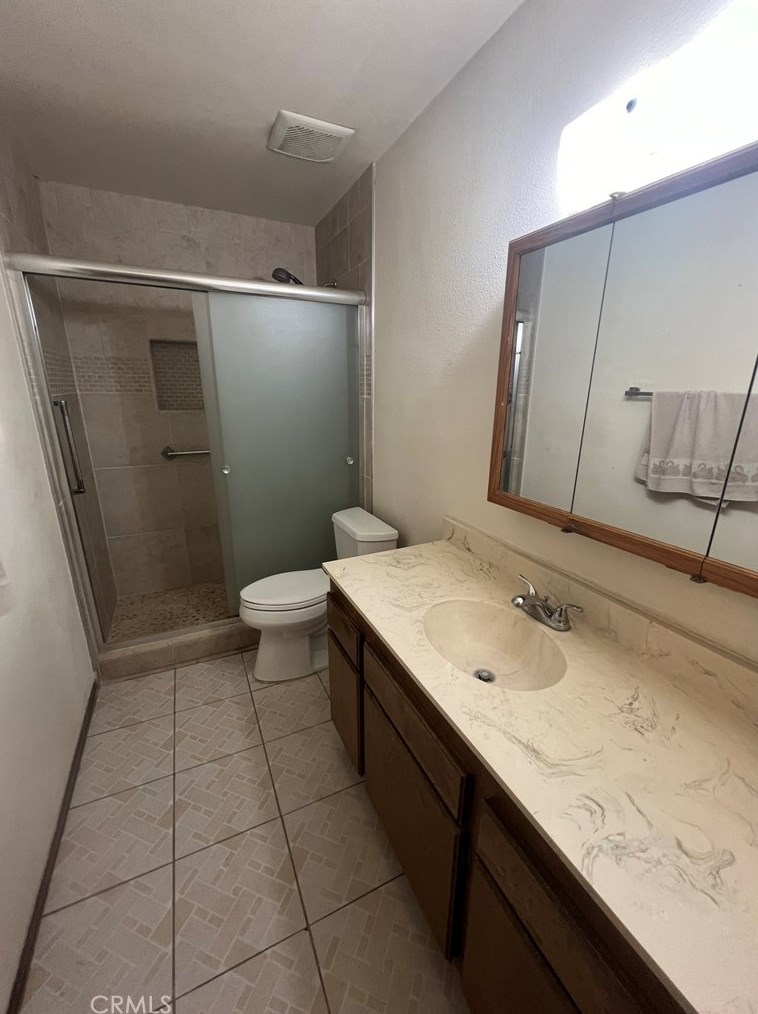 9908 Cedar St, Bellflower CA 90706-6910 exterior