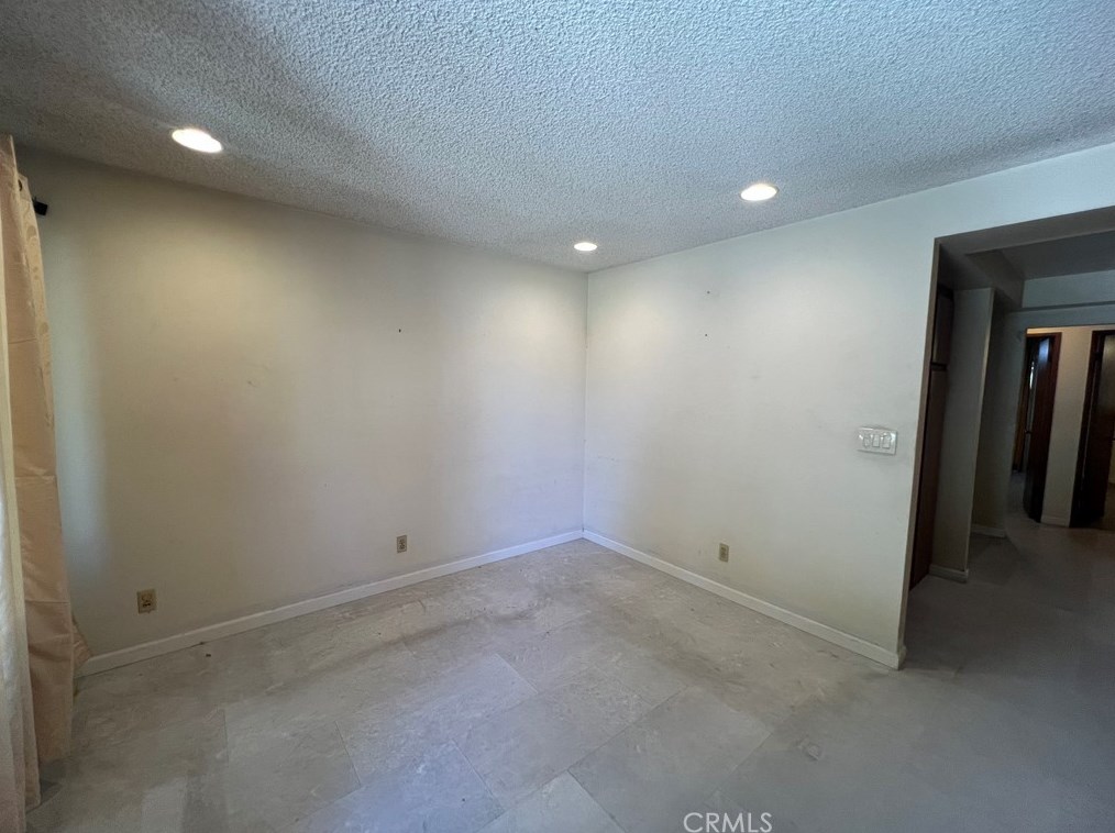 9908 Cedar St, Bellflower CA 90706-6910 exterior