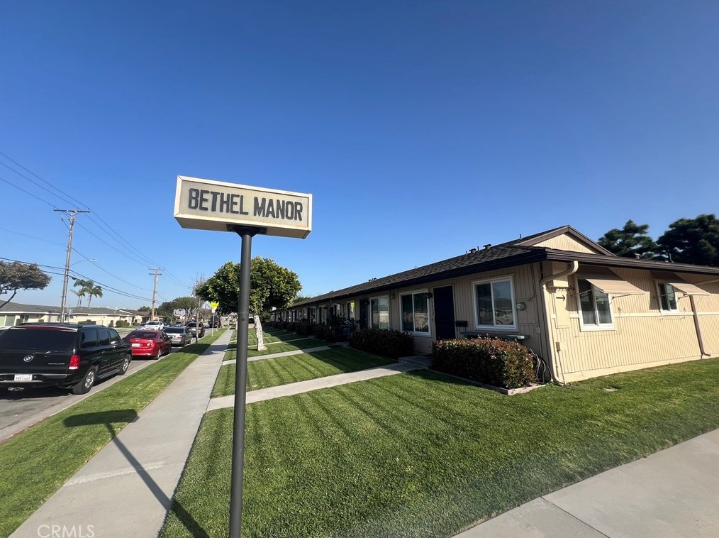 9908 Cedar St, Bellflower CA 90706-6910 exterior