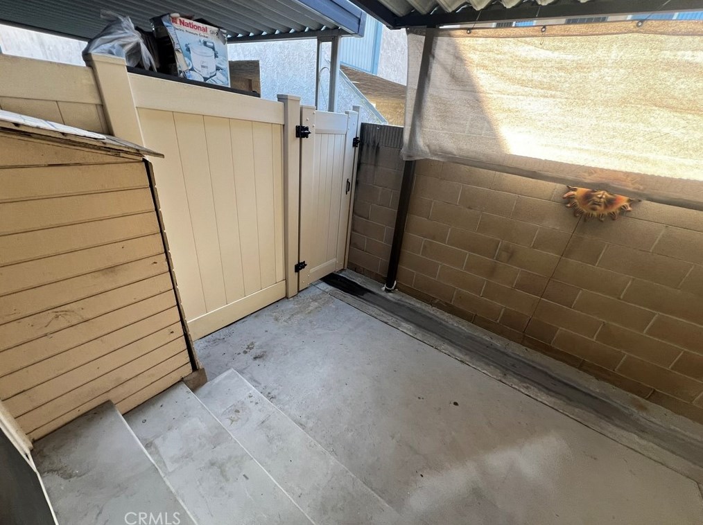 9908 Cedar St, Bellflower CA 90706-6910 exterior