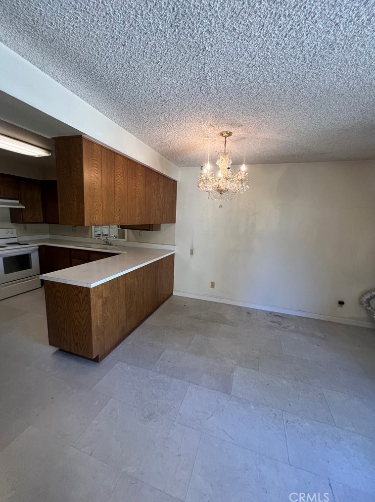 9908 Cedar St, Bellflower CA 90706-6910 exterior