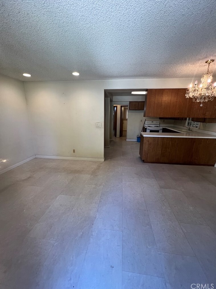 9908 Cedar St, Bellflower CA 90706-6910 exterior