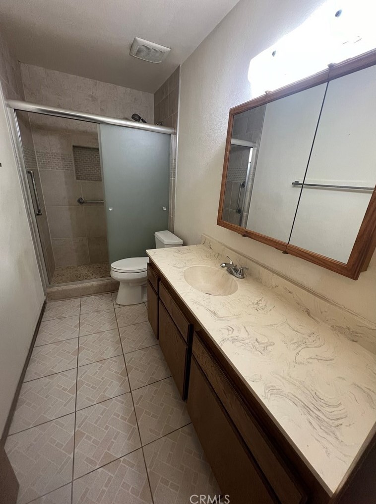 9908 Cedar St, Bellflower CA 90706-6910 exterior