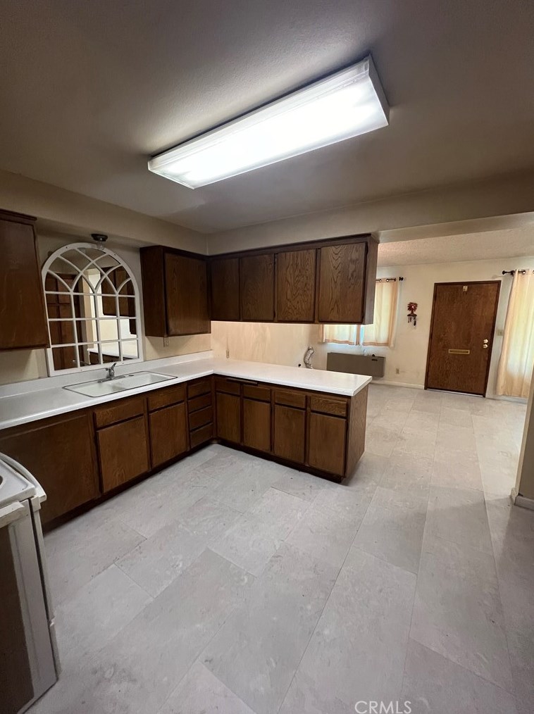 9908 Cedar St, Bellflower CA 90706-6910 exterior