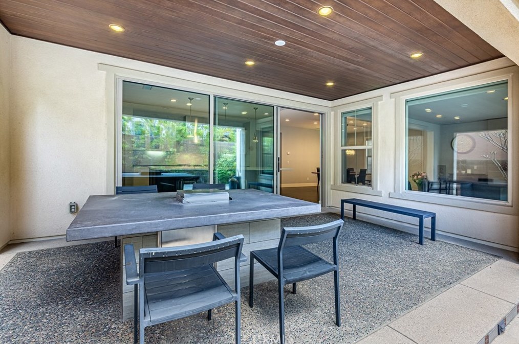 66 Gainsboro, Irvine CA  92620-2187 exterior