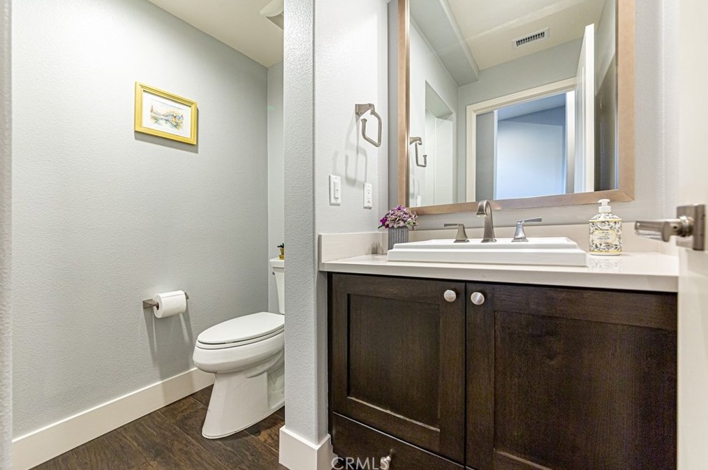 66 Gainsboro, Irvine CA  92620-2187 exterior