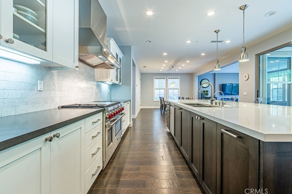 66 Gainsboro, Irvine CA  92620-2187 exterior