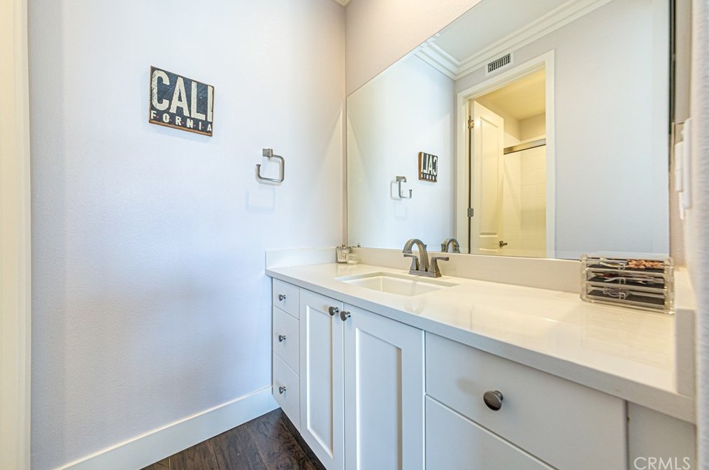 66 Gainsboro, Irvine CA  92620-2187 exterior