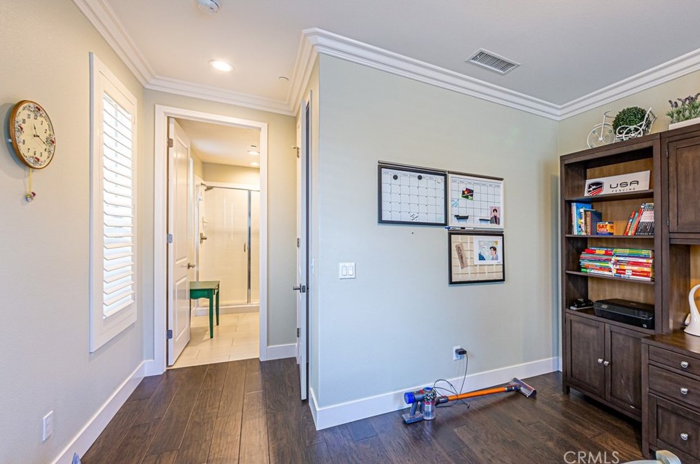 66 Gainsboro, Irvine CA  92620-2187 exterior