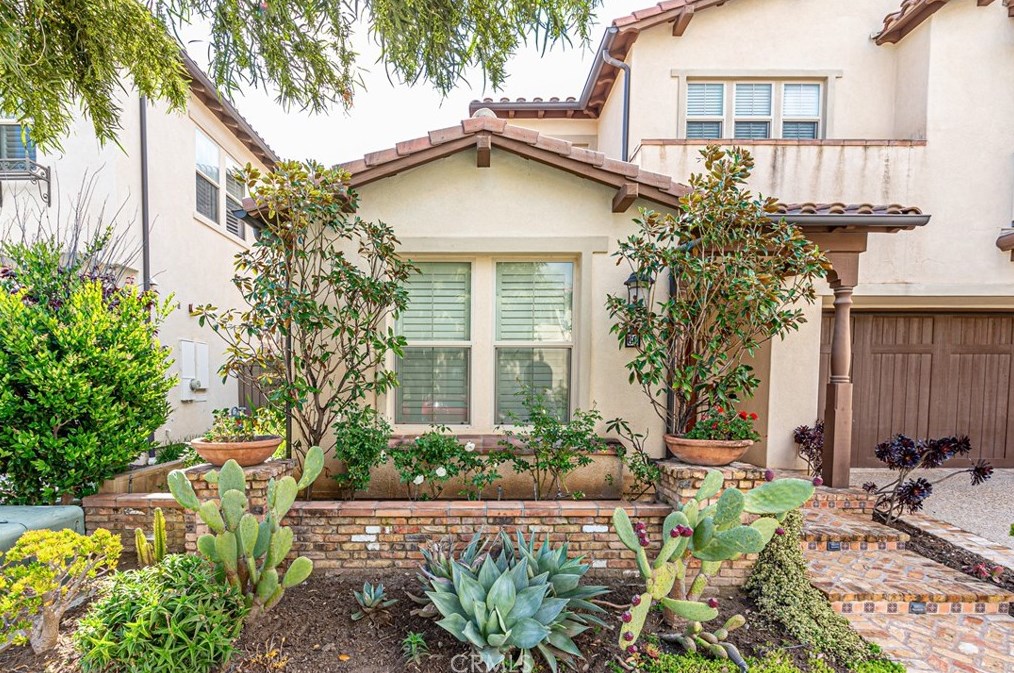 66 Gainsboro, Irvine CA  92620-2187 exterior