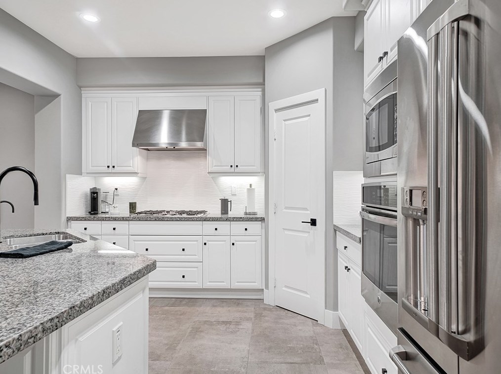 18646 Clubhouse Dr, Yorba Linda CA  92886-7057 exterior