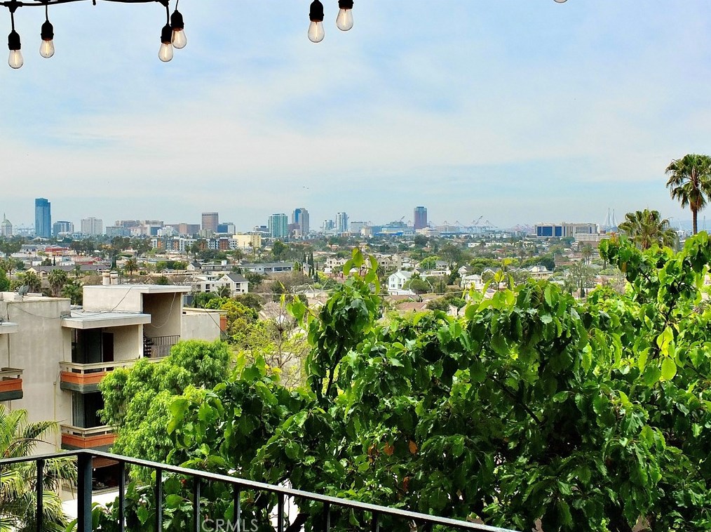 1923 Molino Ave, Long Beach CA  90755-1018 exterior