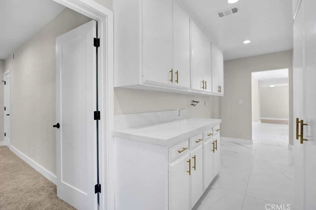 18871 Rosita St, Los Angeles CA  91356-5102 exterior