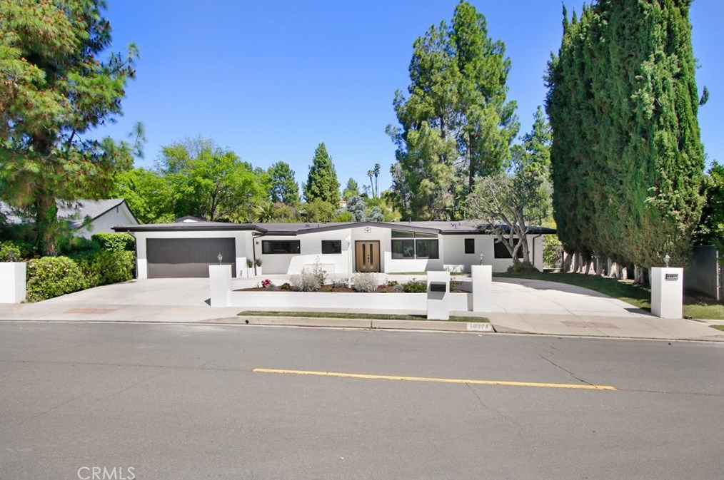 18871 Rosita St, Los Angeles CA  91356-5102 exterior