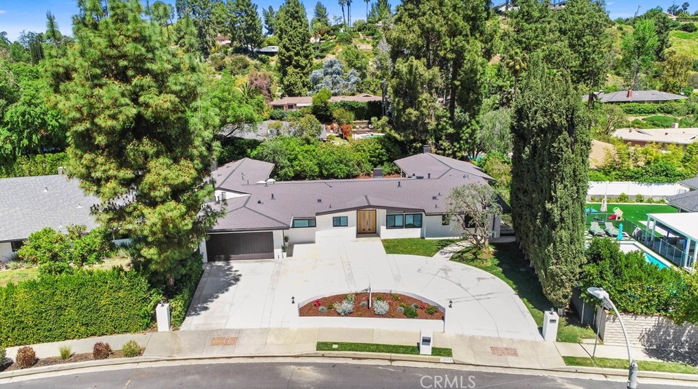 18871 Rosita St, Los Angeles CA  91356-5102 exterior