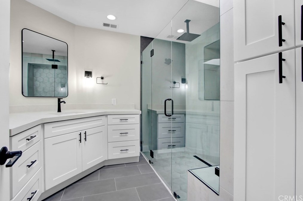 18871 Rosita St, Los Angeles CA  91356-5102 exterior