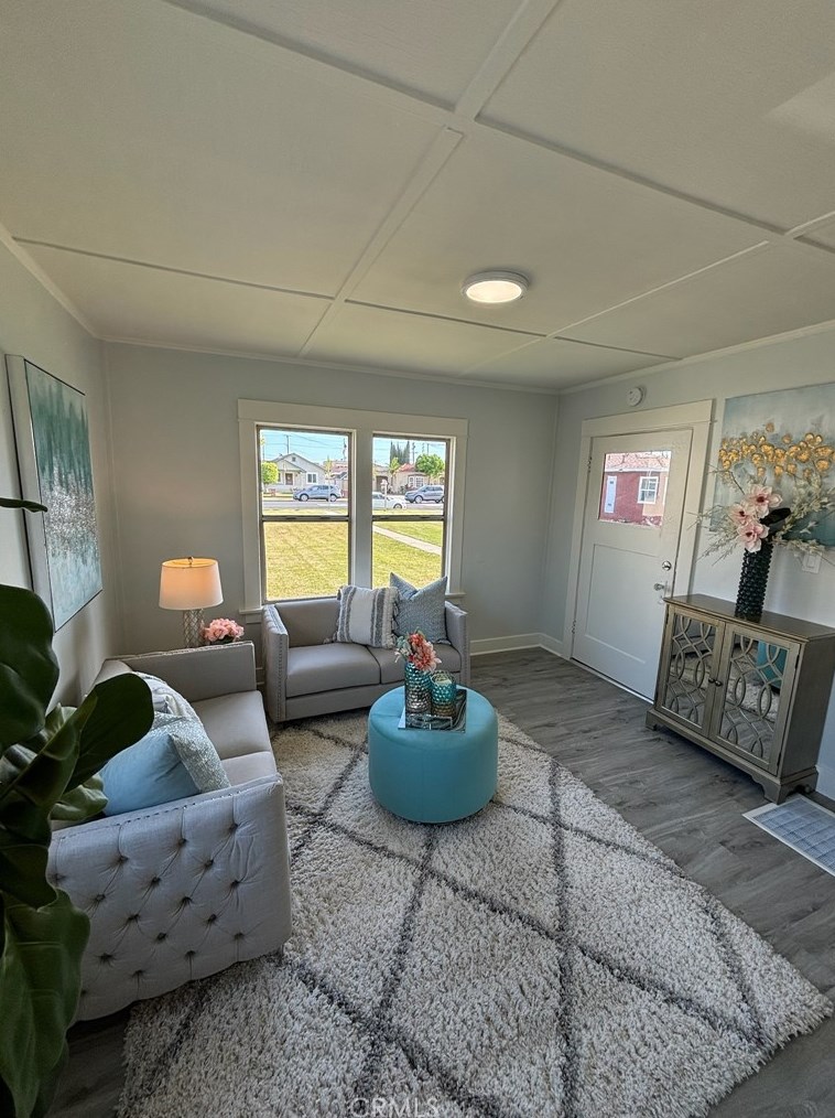 9841 Walnut St, Bellflower CA 90706-5644 exterior