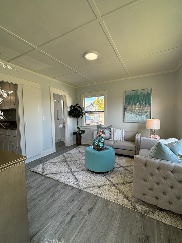 9841 Walnut St, Bellflower CA 90706-5644 exterior