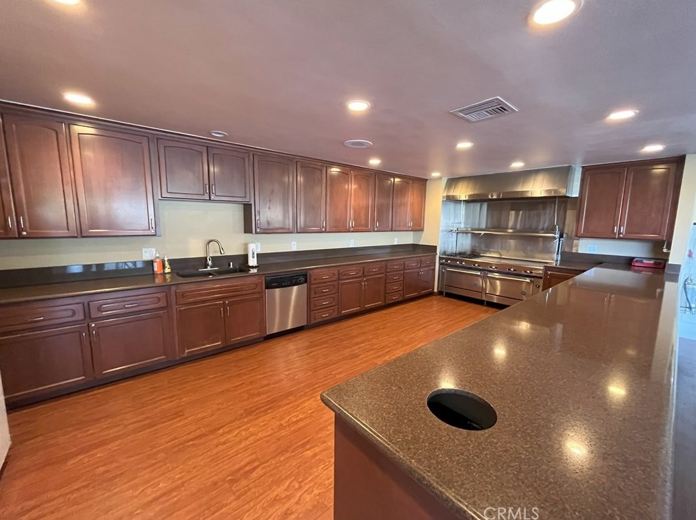 692 Forest Lake Dr, Brea CA 92821-2850 exterior