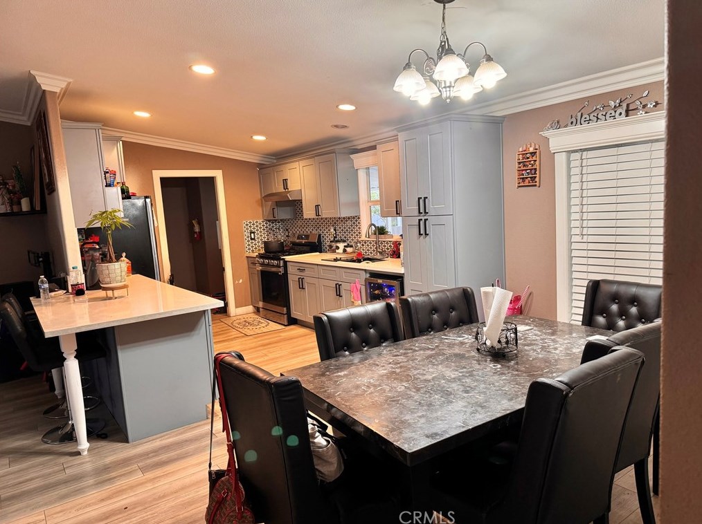 1155 Riverside Ave, Rialto CA  92376-7524 exterior