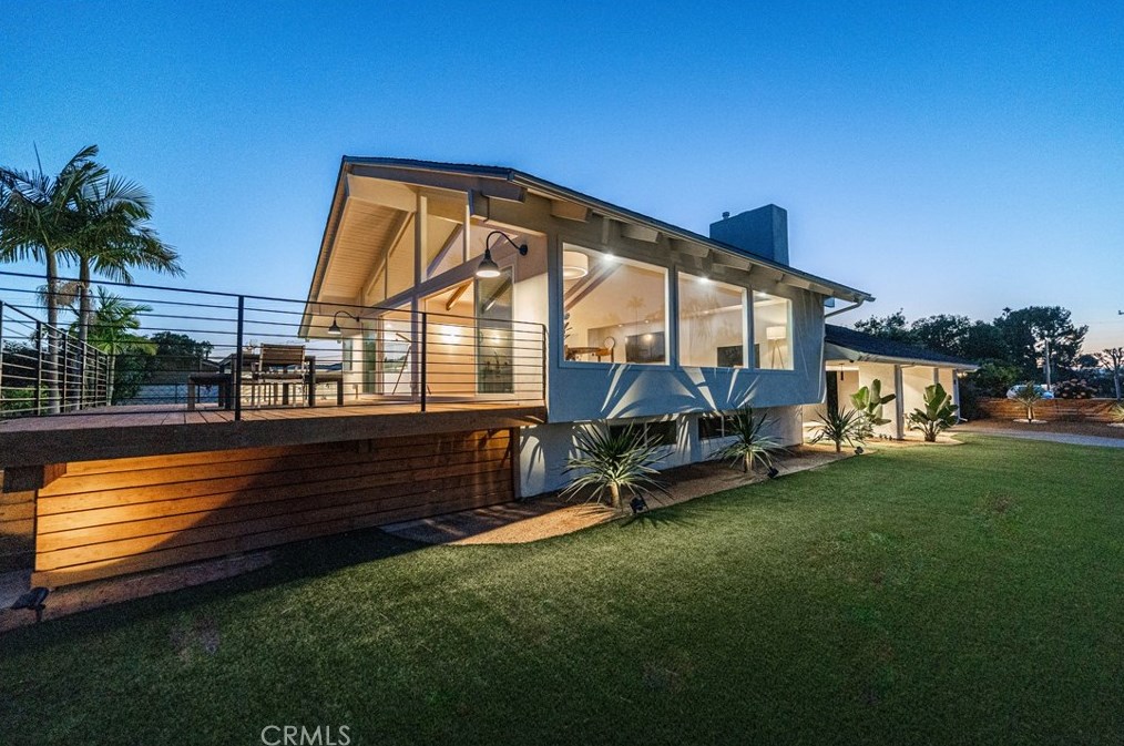 1611 Raymond Ave, Fullerton CA 92831-3820 exterior