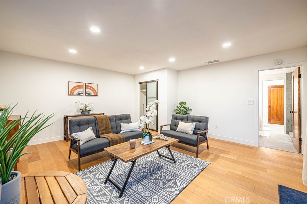 1611 Raymond Ave, Fullerton CA 92831-3820 exterior