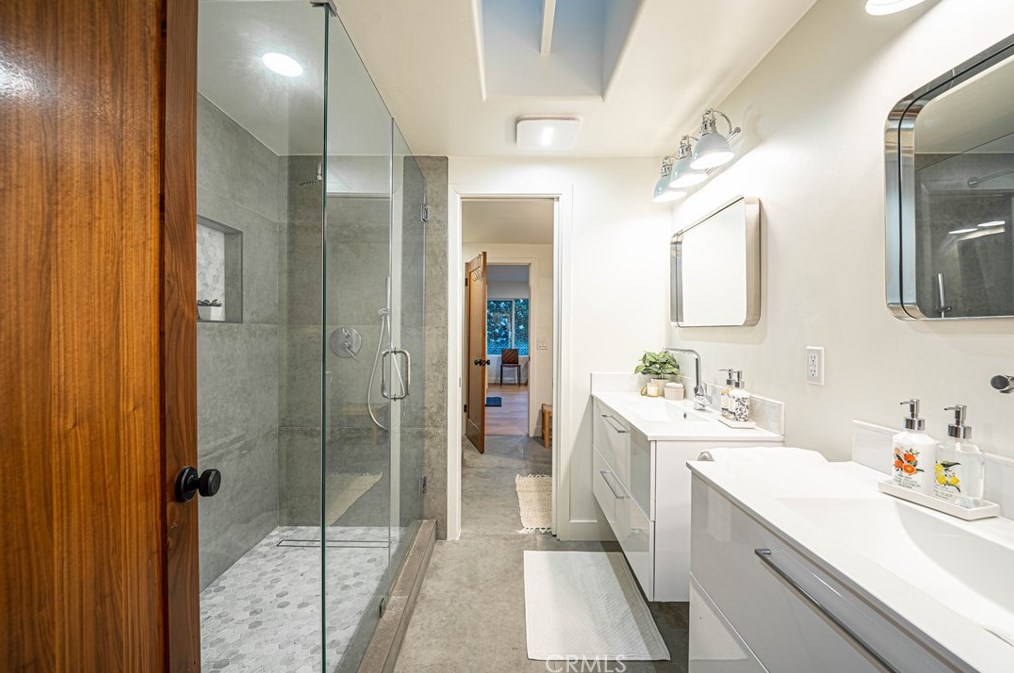 1611 Raymond Ave, Fullerton CA 92831-3820 exterior