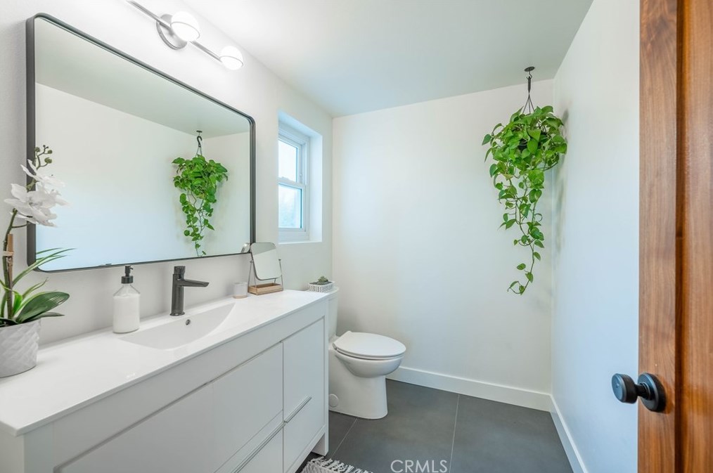 1611 Raymond Ave, Fullerton CA 92831-3820 exterior