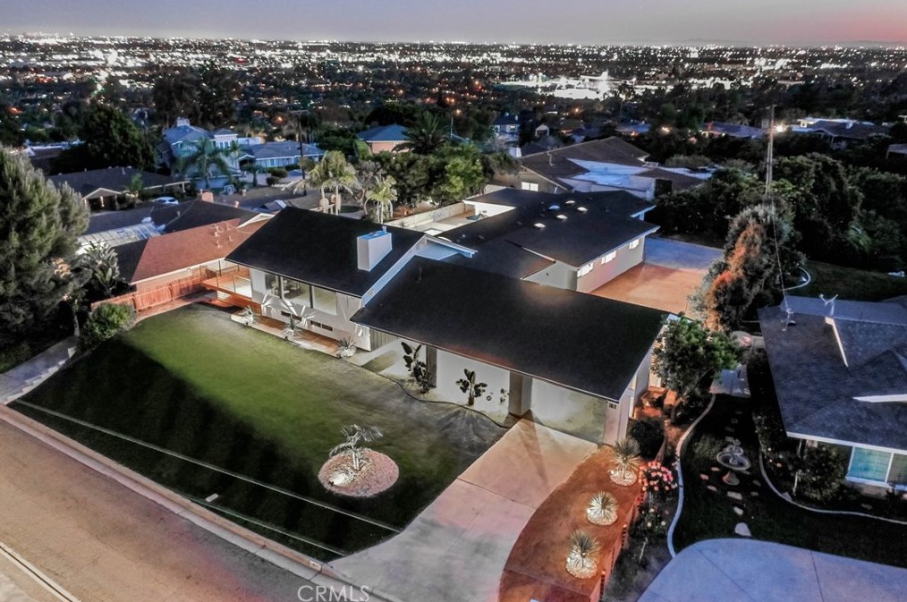 1611 Raymond Ave, Fullerton CA 92831-3820 exterior