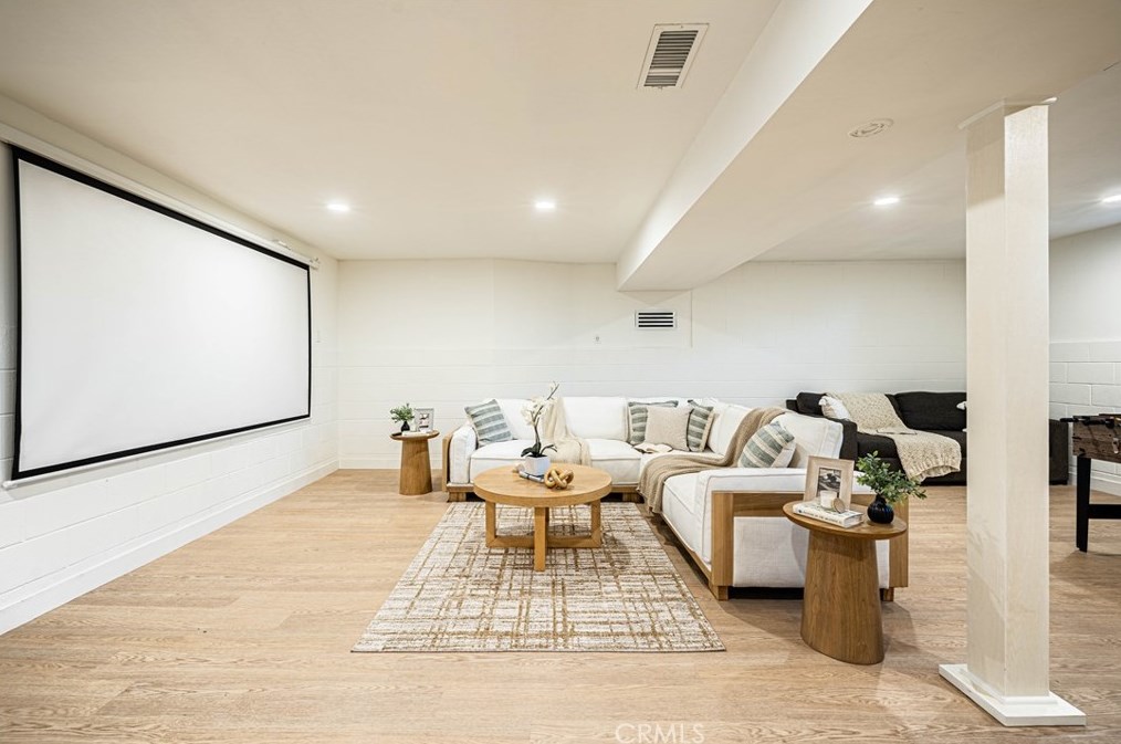 1611 Raymond Ave, Fullerton CA 92831-3820 exterior