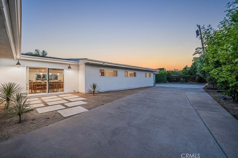 1611 Raymond Ave, Fullerton CA 92831-3820 exterior