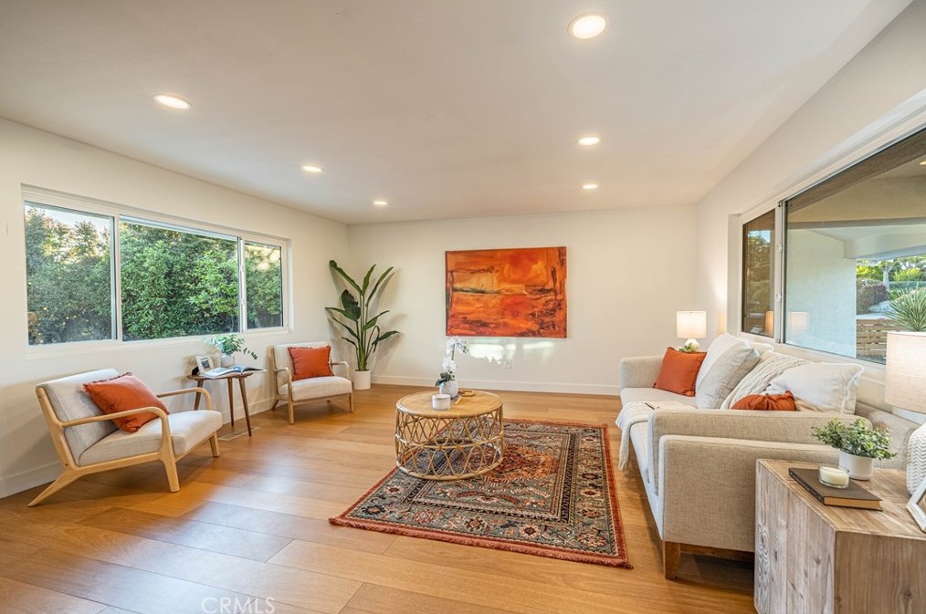 1611 Raymond Ave, Fullerton CA 92831-3820 exterior