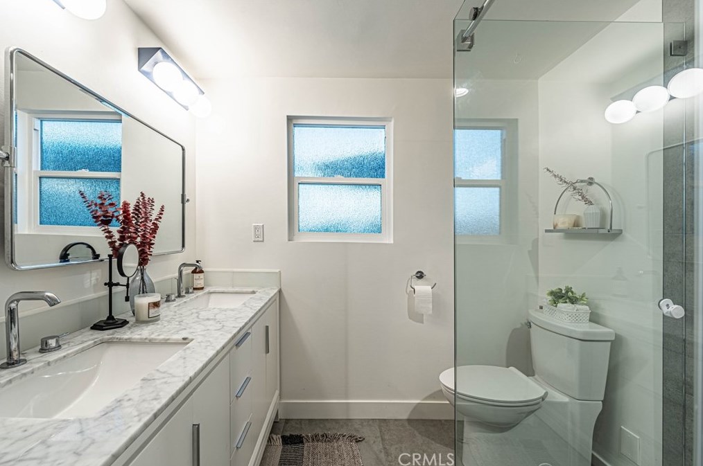 1611 Raymond Ave, Fullerton CA 92831-3820 exterior