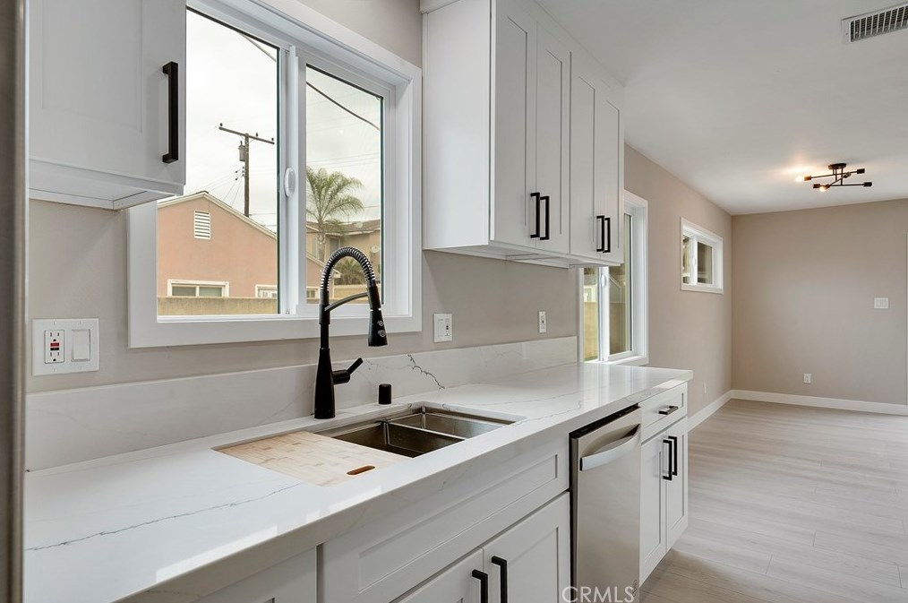6733 Via Arroyo Dr, Buena Park CA  90620-4112 exterior