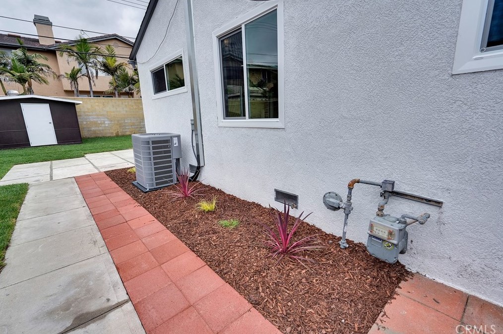 6733 Via Arroyo Dr, Buena Park CA  90620-4112 exterior