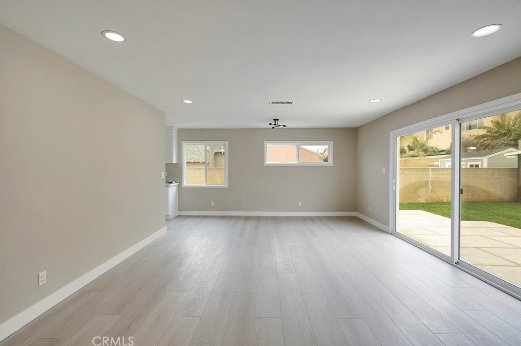 6733 Via Arroyo Dr, Buena Park CA  90620-4112 exterior