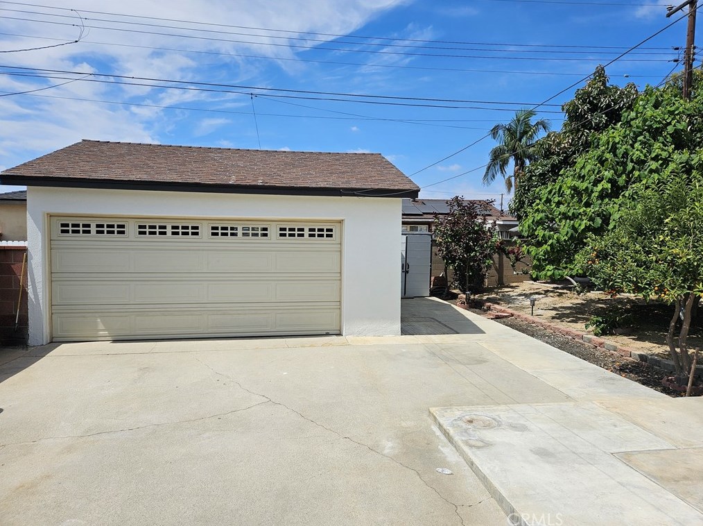 9667 Arthurdale St, Bellflower CA 90706-2363 exterior