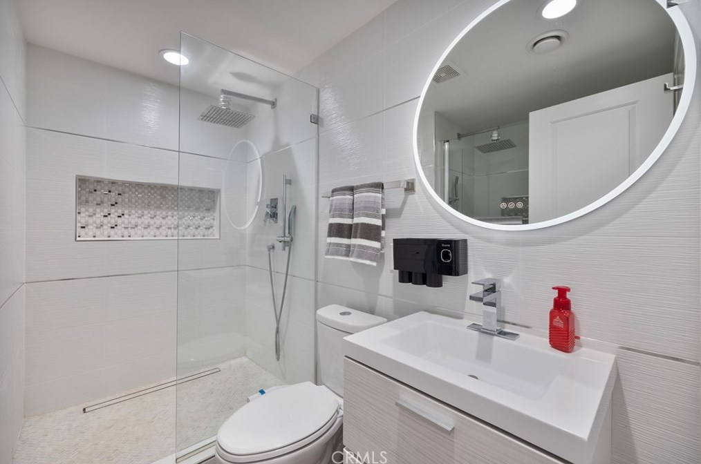 4721 Larwin Ave, Cypress CA  90630-3512 exterior