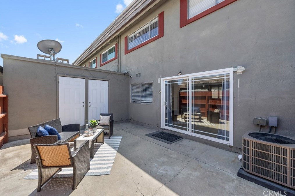 4721 Larwin Ave, Cypress CA  90630-3512 exterior