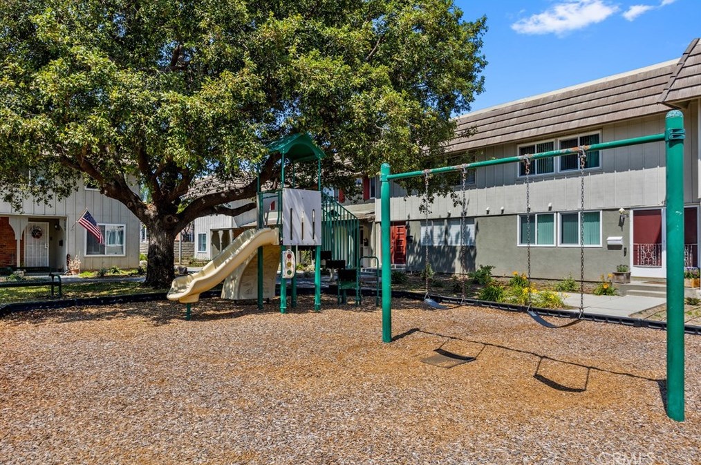4721 Larwin Ave, Cypress CA  90630-3512 exterior