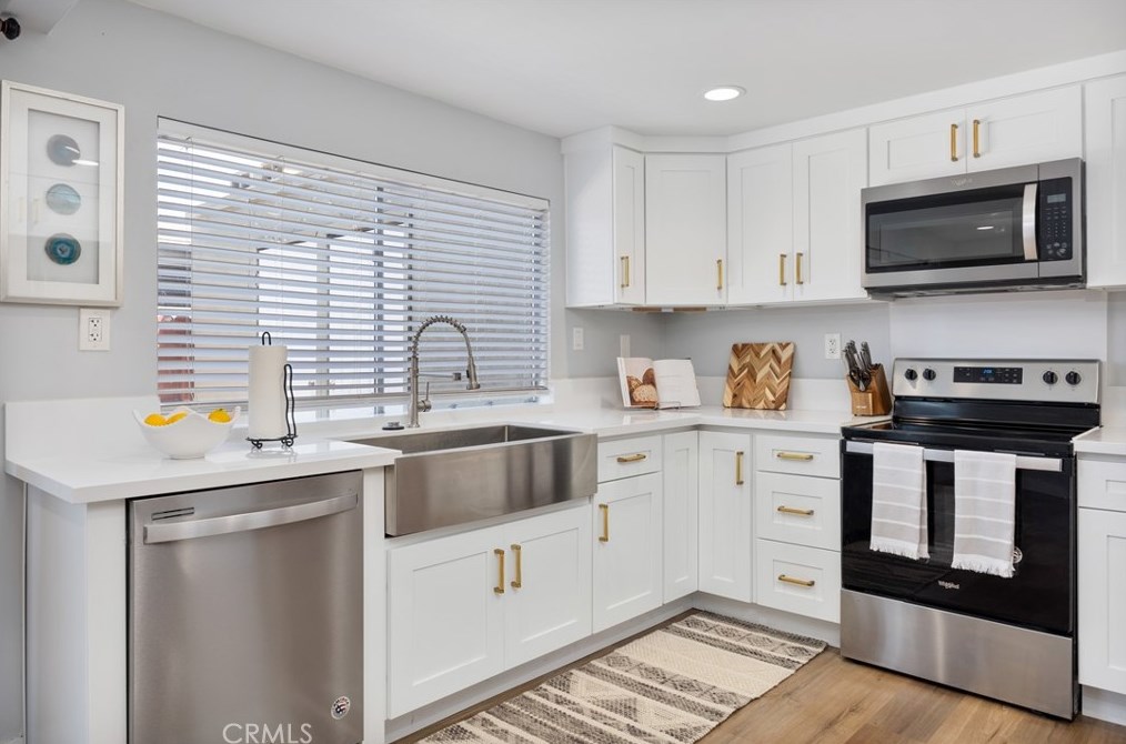4721 Larwin Ave, Cypress CA  90630-3512 exterior