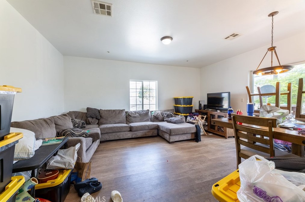 12082 Broadway, Los Angeles CA  90061-1317 exterior