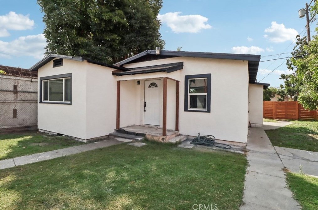 1226 Vernon Ave, Los Angeles CA  90011-3721 exterior