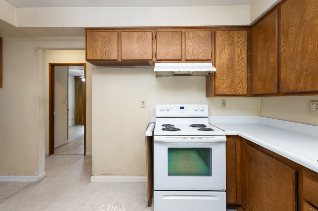 9908 Cedar St, Bellflower CA 90706-6910 exterior