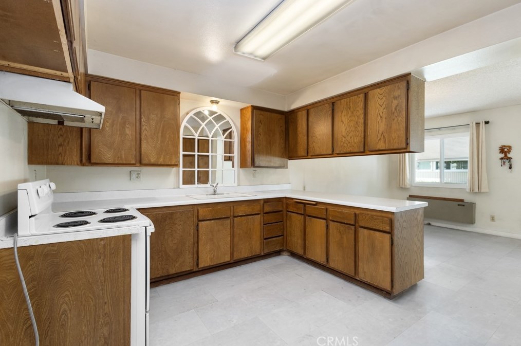 9908 Cedar St, Bellflower CA 90706-6910 exterior