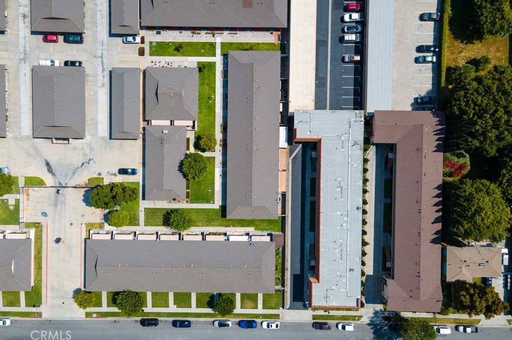 9908 Cedar St, Bellflower CA 90706-6910 exterior